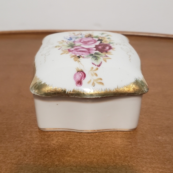 Vintage Porcelain Trinket Box Japanese Hand Painted Roses - Picture 2 of 6